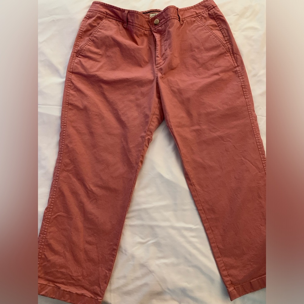 L.L.Bean “Favorite Fit” dusty rose cropped chinos…..size 12